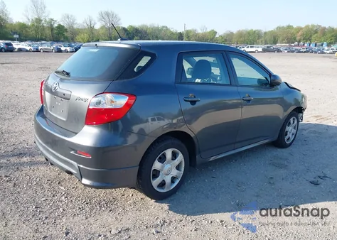2010 Toyota Matrix z USA, uszkodzony, nr VIN 2T1KU4EE9AC251924